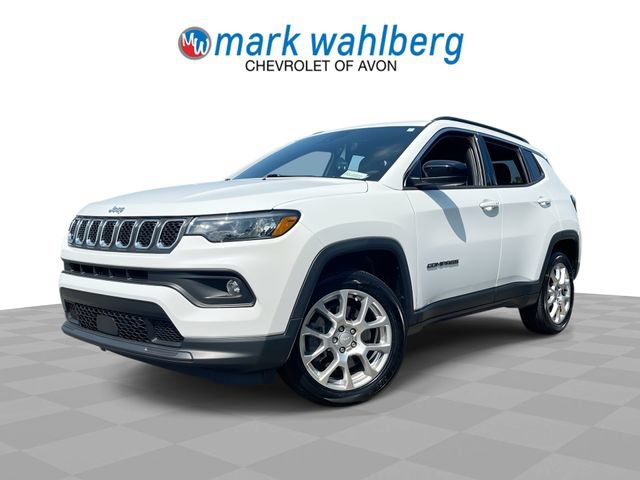 Used 2024 Jeep Compass Latitude AWD/4WD image 1