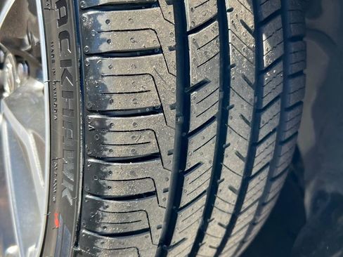 Used 2022 Toyota Corolla SE image 16