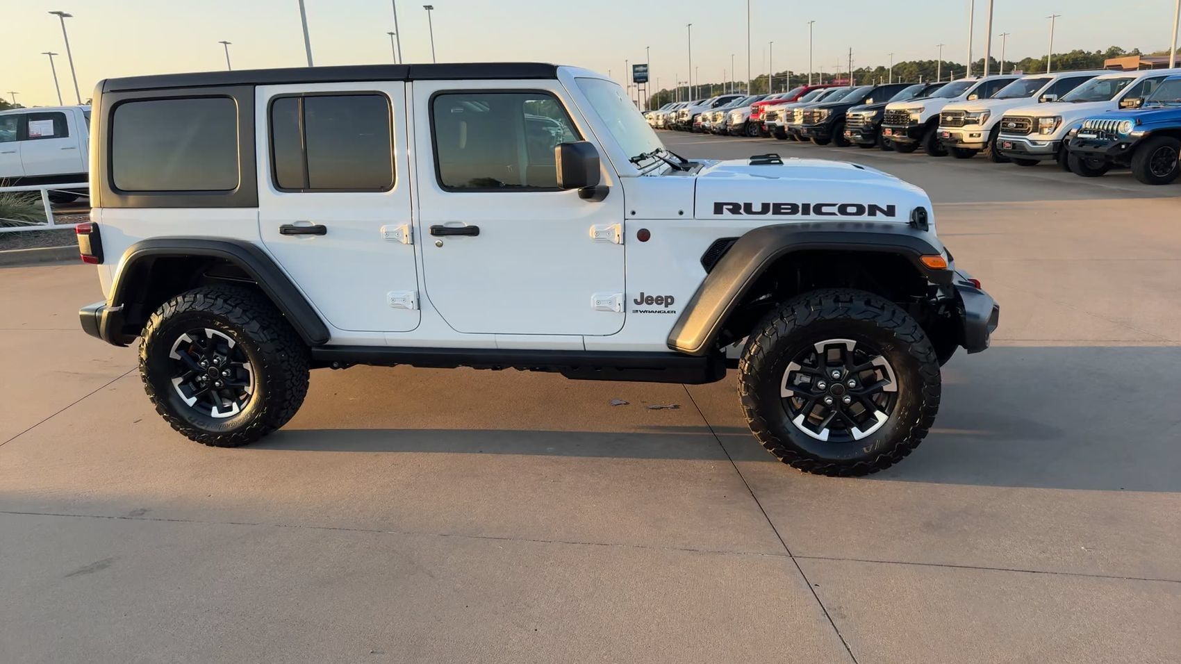 Used 2026 Jeep Wrangler Unlimited Rubicon AWD/4WD image 9
