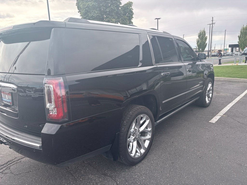 Used 2017 GMC Yukon XL Denali w/ Open Road Package AWD/4WD image 38