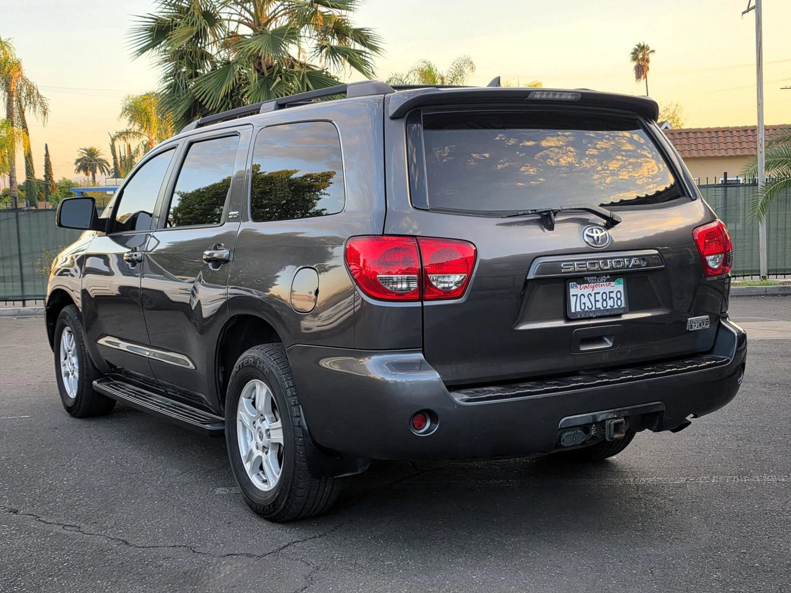 Used 2015 Toyota Sequoia SR5 RWD image 4