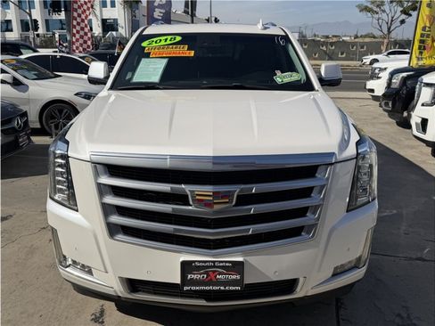 Used 2018 Cadillac Escalade ESV Luxury RWD image 9