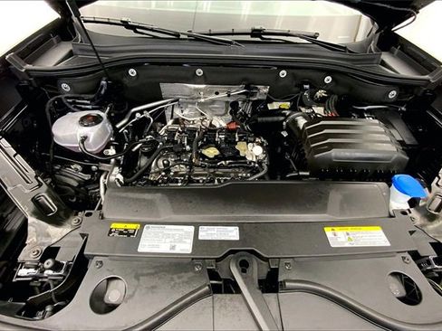 Certified 2025 Volkswagen Atlas Peak Edition SE image 10