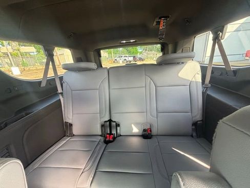 New 2026 Chevrolet Suburban Z71 image 26