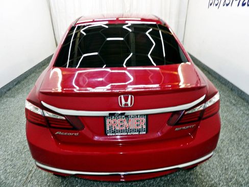 Used 2017 Honda Accord Sport image 5