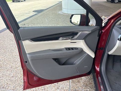 Certified 2025 Cadillac XT6 Premium Luxury AWD/4WD image 23