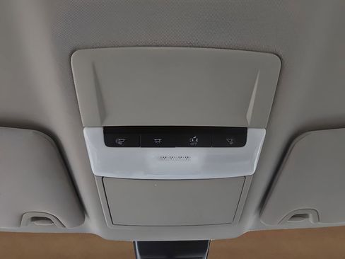 Used 2025 Nissan Altima 2.5 SV FWD image 29