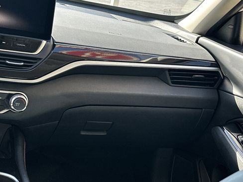 Used 2023 Nissan Altima 2.5 SR w/ SR Premium Package FWD image 25