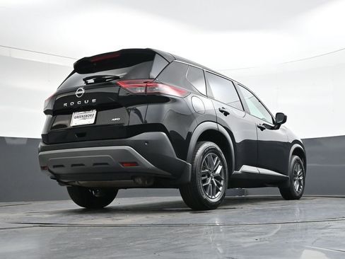 Used 2023 Nissan Rogue S image 34
