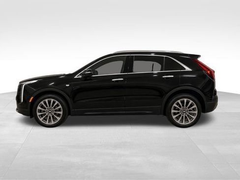 Used 2025 Cadillac XT4 Premium Luxury FWD image 4
