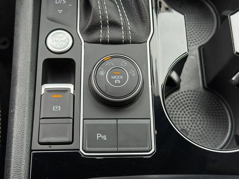 Used 2022 Volkswagen Atlas Cross Sport SE AWD/4WD image 20