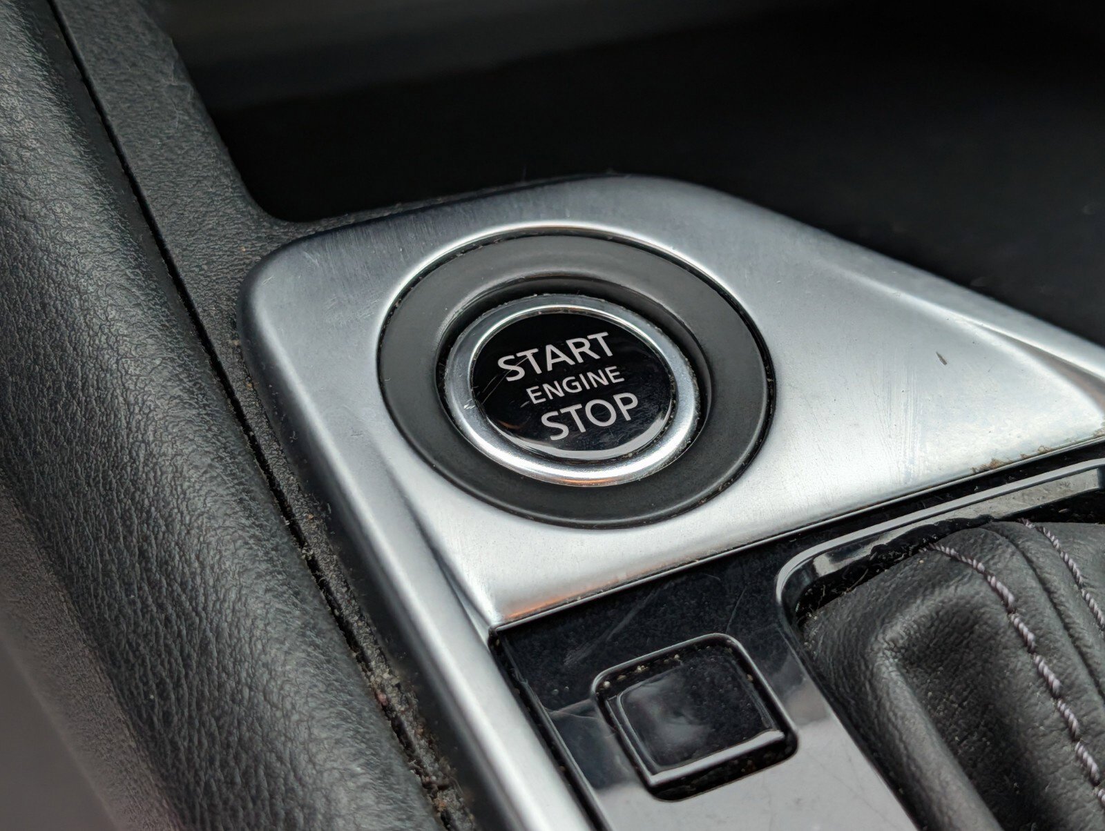 Used 2024 Nissan Sentra SV FWD image 9