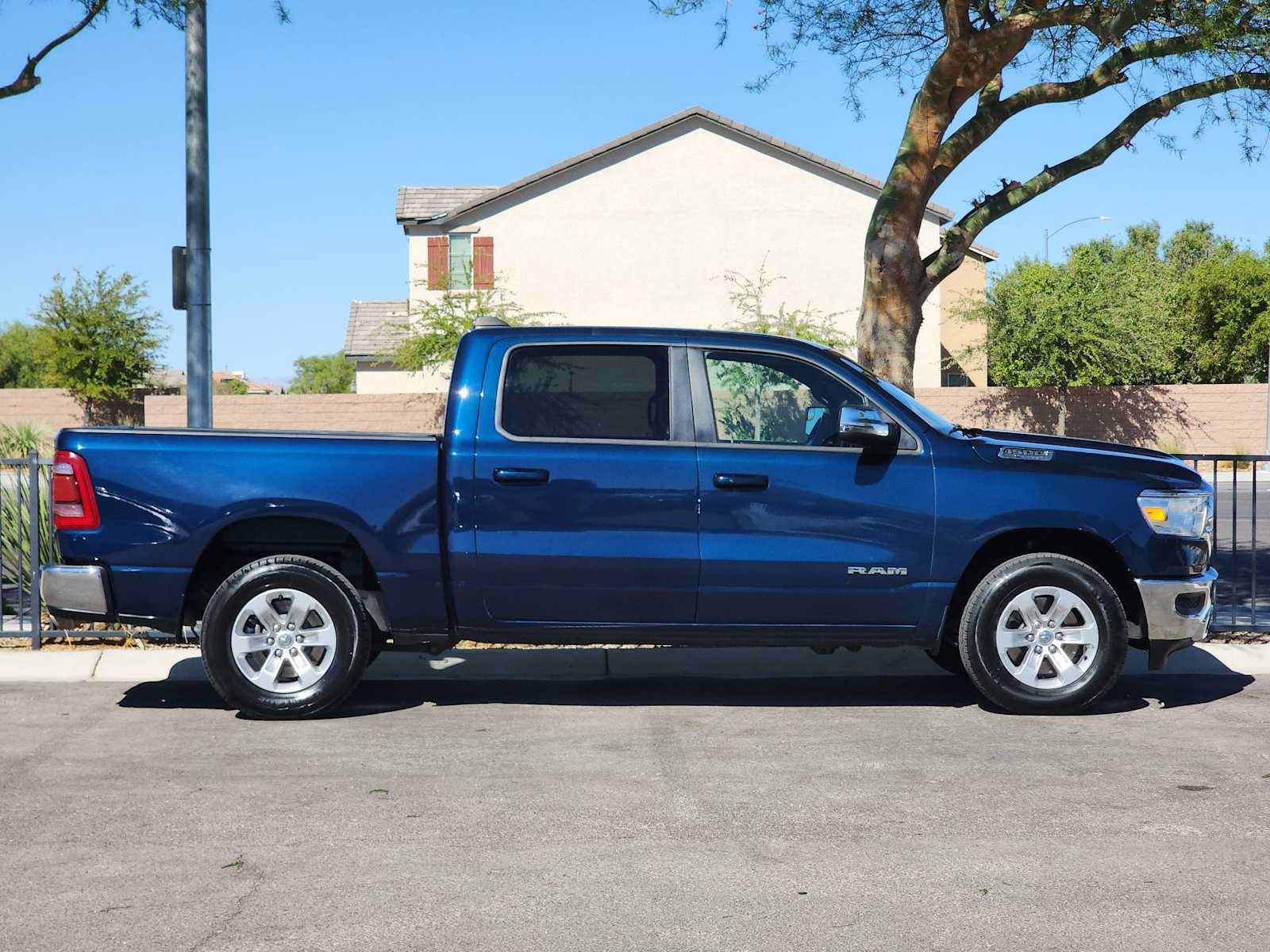Used 2024 RAM 1500 Laramie RWD image 9