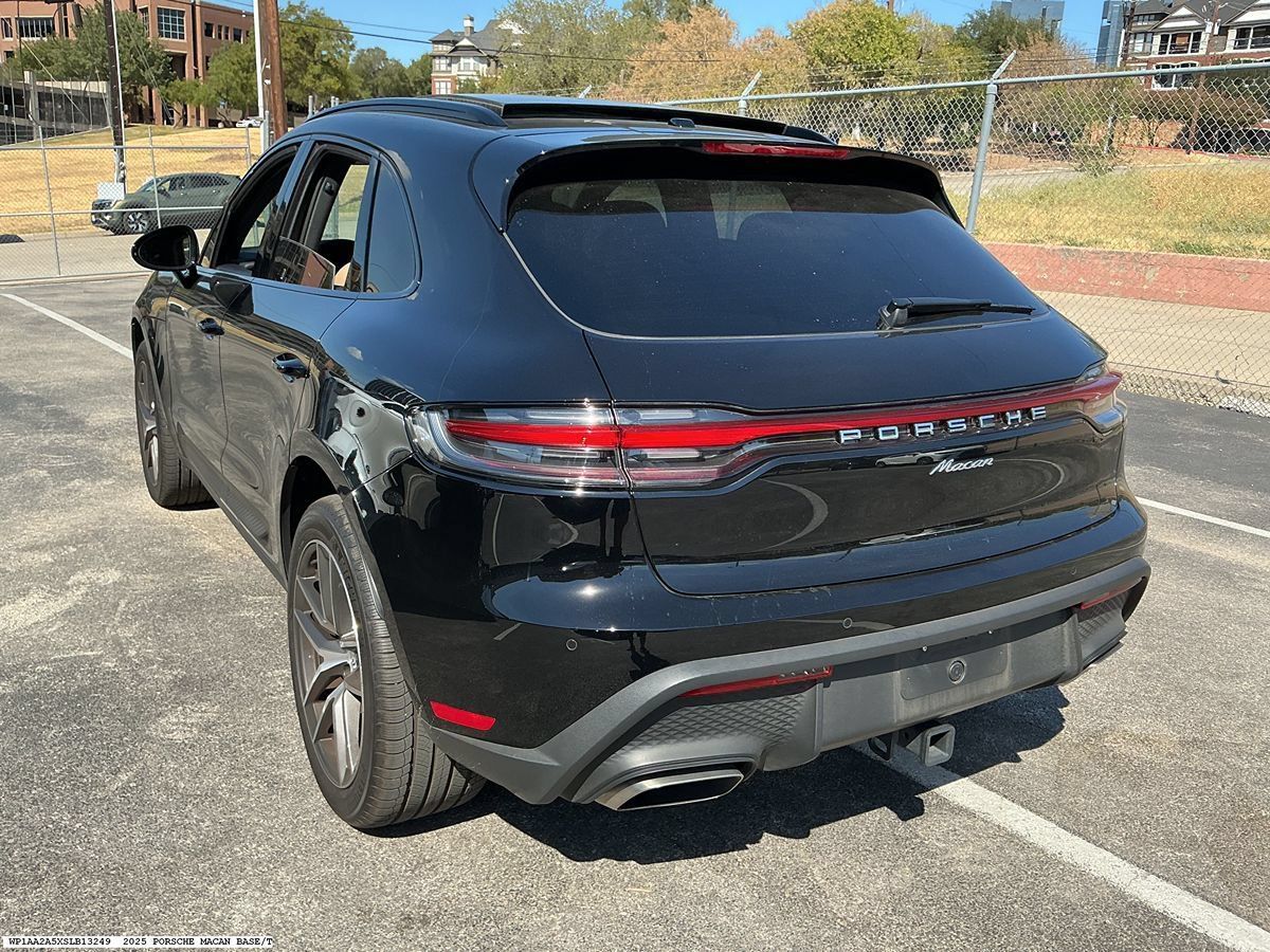 Used 2025 Porsche Macan AWD/4WD image 5