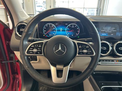 Used 2020 Mercedes-Benz GLB 250 GLB 250 image 23
