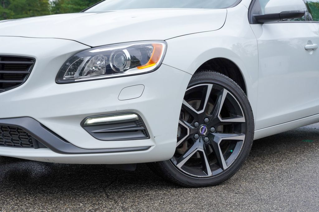 Used 2018 Volvo S60 T5 Dynamic w/ Vision Package AWD/4WD image 3
