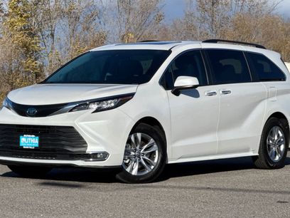 Used 2023 Toyota Sienna XLE