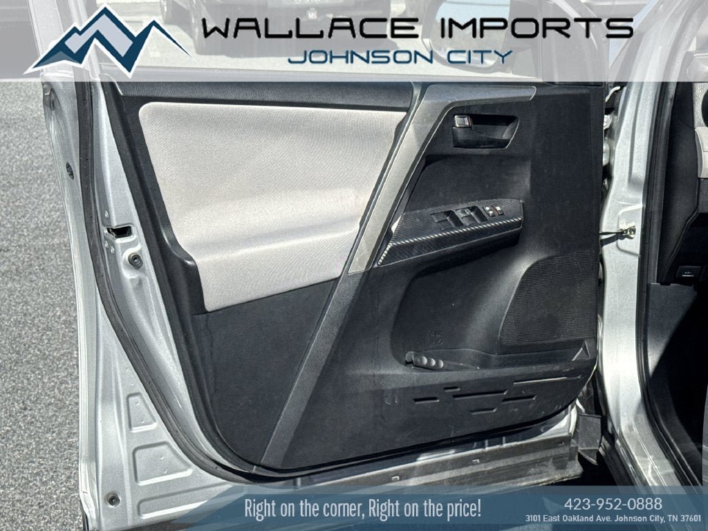 Used 2015 Toyota RAV4 LE AWD/4WD image 13