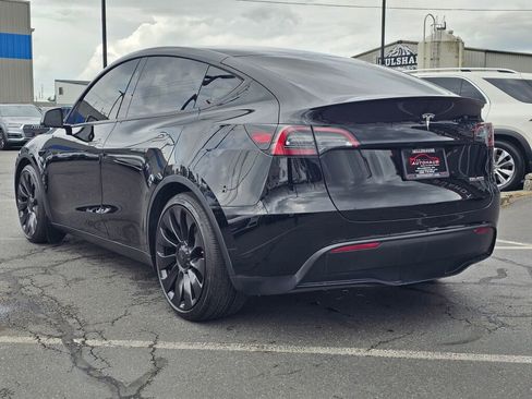 Used 2023 Tesla Model Y Performance AWD/4WD image 3