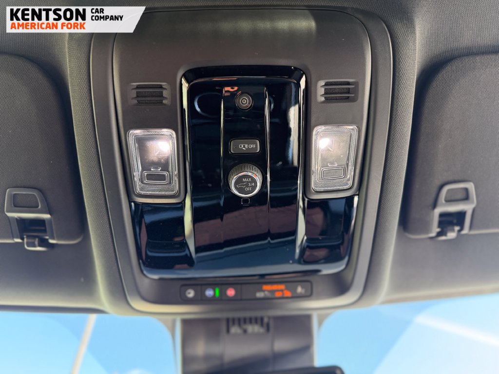 Used 2026 Chevrolet Suburban RST AWD/4WD image 28
