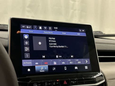 Used 2025 Jeep Compass Limited image 22