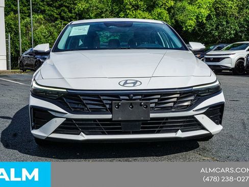Used 2024 Hyundai Elantra Limited FWD image 10
