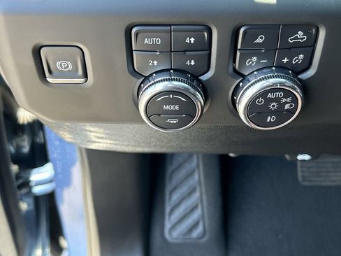 Used 2024 GMC Sierra 1500 Denali Ultimate AWD/4WD image 18