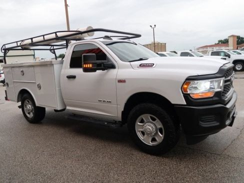Used 2022 RAM 2500 Tradesman RWD image 3