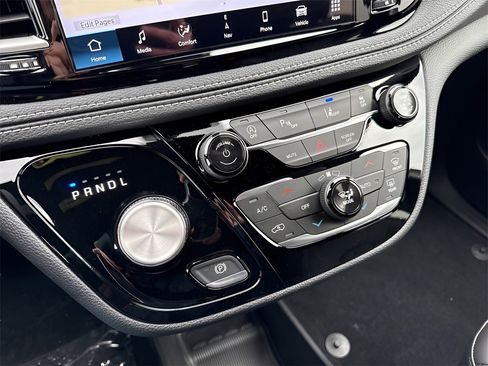 New 2026 Chrysler Pacifica Select image 39
