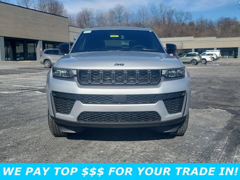 New 2026 Jeep Grand Cherokee Altitude image 2