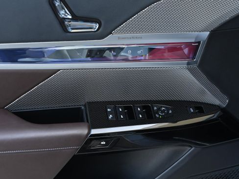 Certified 2024 BMW i7 eDrive50 image 26