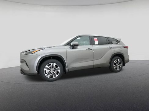 New 2026 Toyota Highlander XLE AWD/4WD image 18