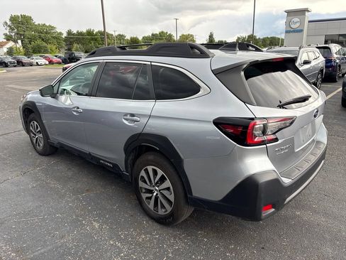 Used 2024 Subaru Outback Premium AWD/4WD image 4