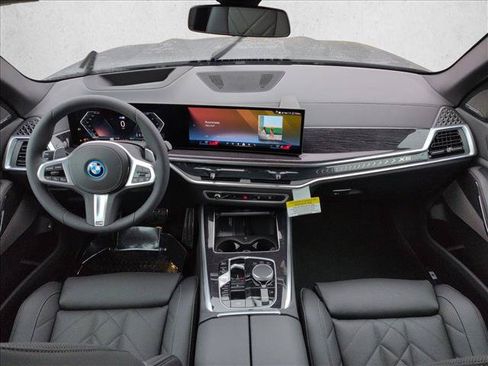 Used 2026 BMW X5 xDrive50e w/ M Sport Package AWD/4WD image 15