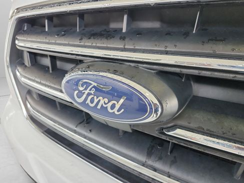 Used 2020 Ford Transit 350 XLT image 24