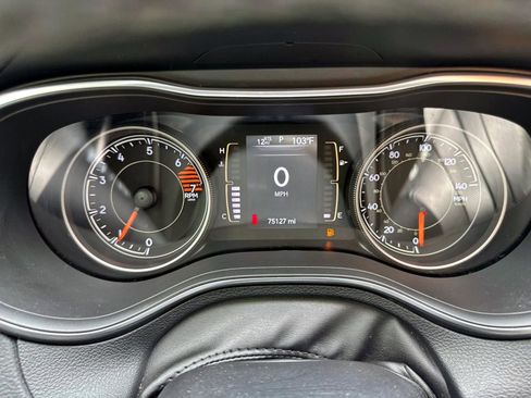 Used 2019 Jeep Cherokee Latitude Plus image 26