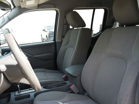 Used 2019 Nissan Frontier SV w/ Value Truck Package image 9