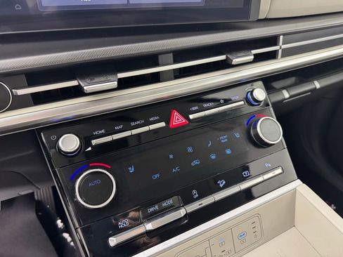 Used 2025 Hyundai Santa Fe SEL image 17