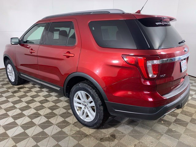 Used 2019 Ford Explorer XLT w/ Equipment Group 202A AWD/4WD image 17