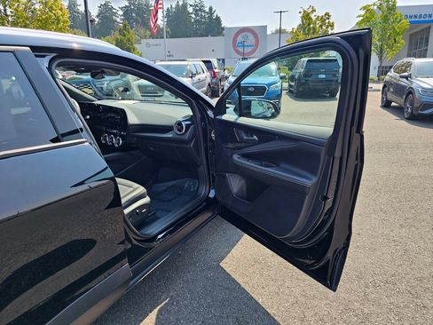 Used 2024 Chevrolet Blazer EV LT AWD/4WD image 28