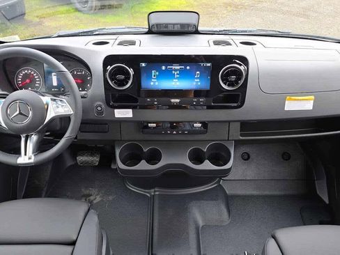 New 2026 Mercedes-Benz Sprinter 2500 image 18