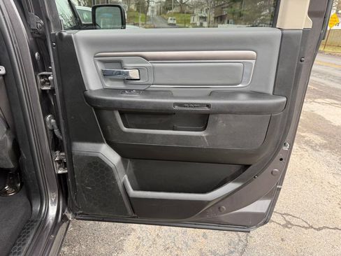 Used 2023 RAM 1500 Classic SLT AWD/4WD image 28
