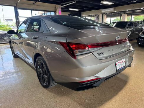 Used 2023 Hyundai Elantra SEL FWD image 5