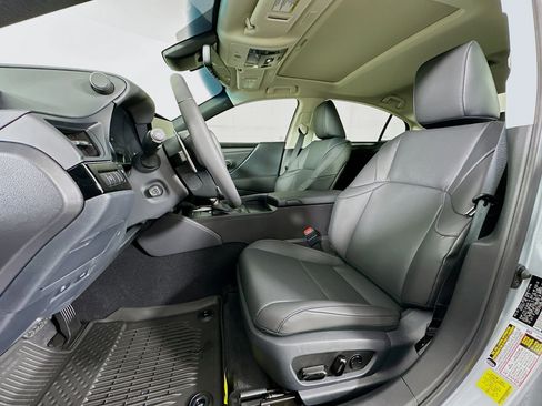 New 2025 Lexus ES 300h w/ Premium Package image 22