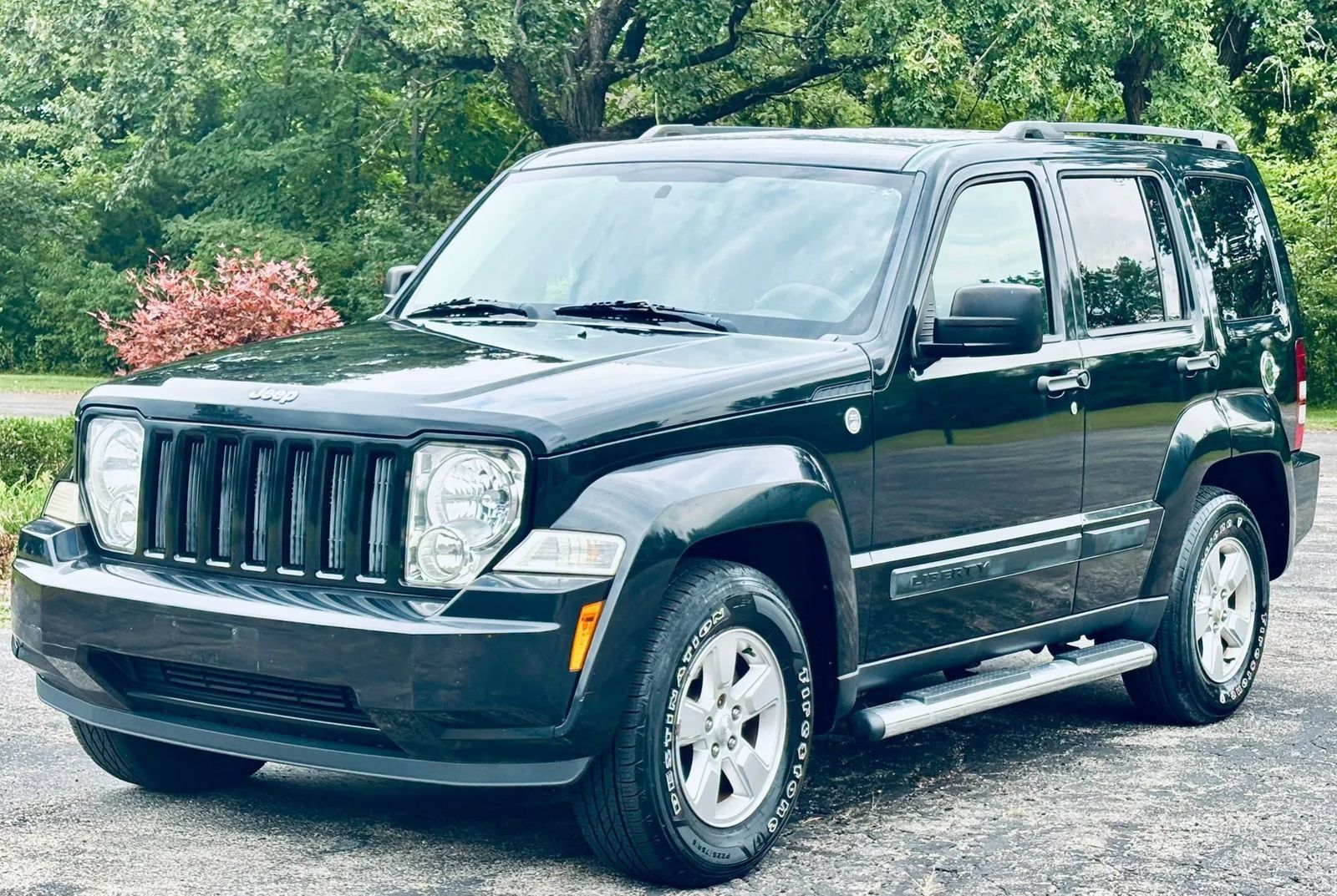 Used 2010 Jeep Liberty Sport w/ Popular Equipment Group AWD/4WD image 1