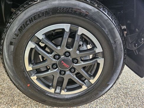 Used 2025 Toyota Tacoma TRD Sport w/ TRD Sport Premium Package image 35