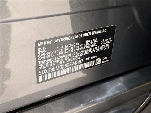 Used 2025 BMW X7 M60i image 28
