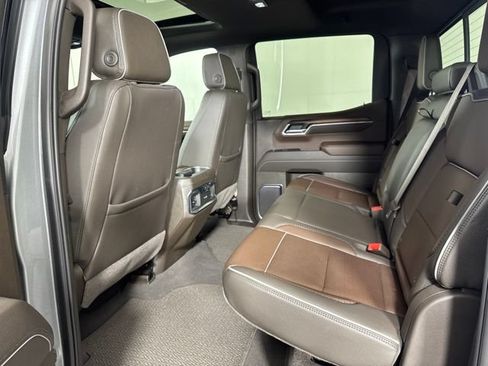 Used 2025 GMC Sierra 1500 Denali w/ Technology Package AWD/4WD image 12