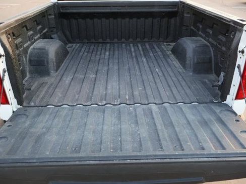 Used 2022 Chevrolet Silverado 1500 LT image 10