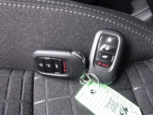 Used 2024 Honda HR-V LX image 36